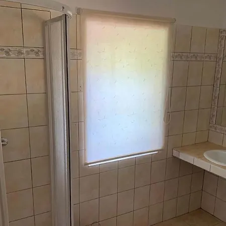 Komora Luzna Nyaraló *