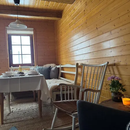 Nyaraló Komora Luzna *
